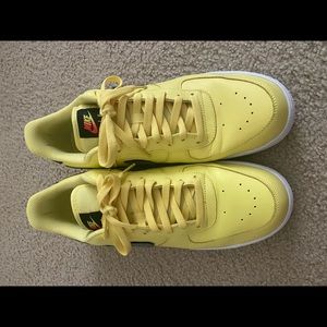 Air Force 1 ‘Smiley’ Featuring Removable Swooshes